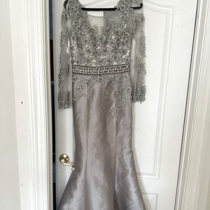 Beautiful Size 6 Terani Couture Silver Beaded formal Dress.
